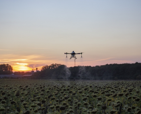 Dron rolniczy